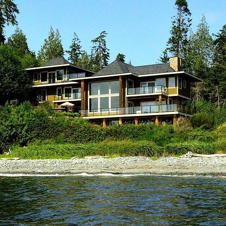 Points West Oceanfront Resort Sooke Esterno foto